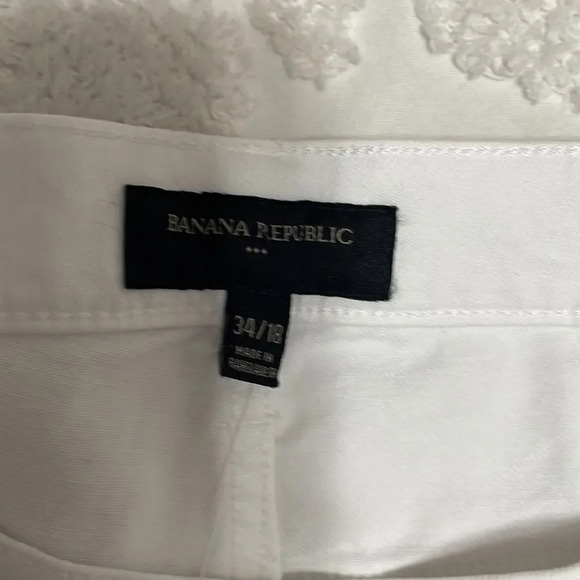 Banana Republic Girlfriend Denim Short - Picture 13 of 13